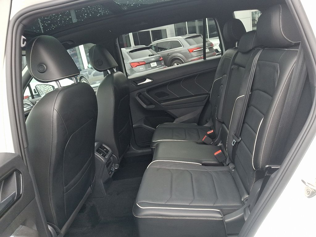 Thumbnail: 2022 Volkswagen Tiguan - 10