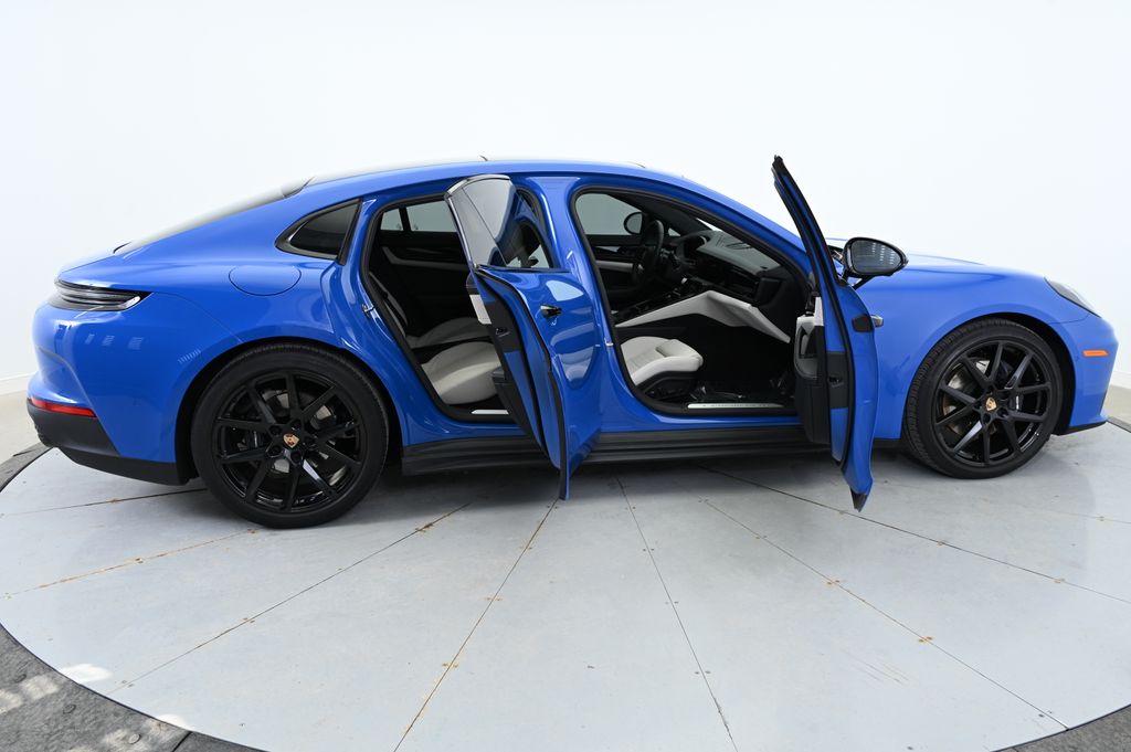 Thumbnail: 2024 Porsche Panamera - 20