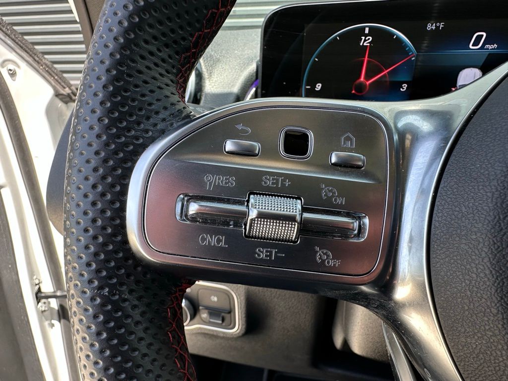 Thumbnail: 2023 Mercedes-Benz GLB - 20