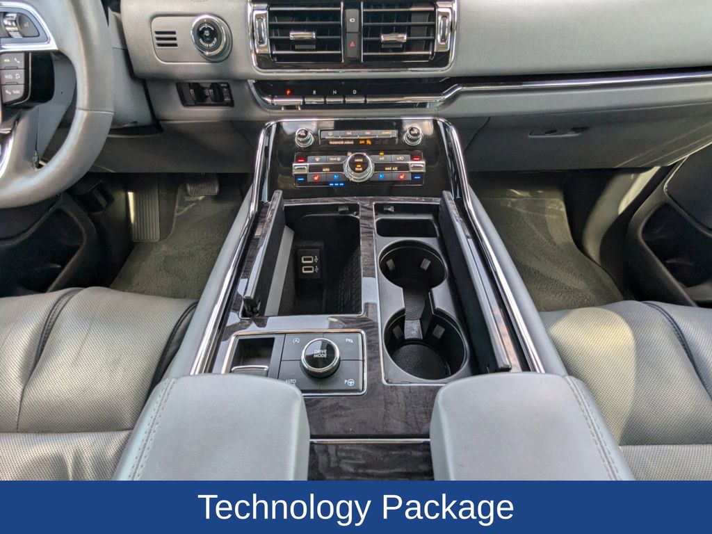 2019 Lincoln Navigator Select