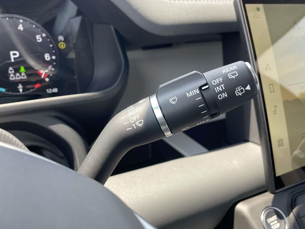 New 2026 Black Land Rover X-Dynamic SE image 38