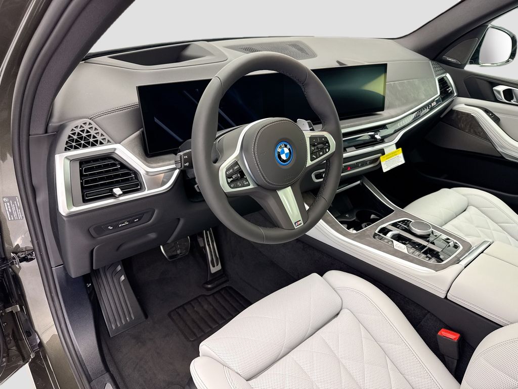 Thumbnail: 2026 BMW X5 - 9