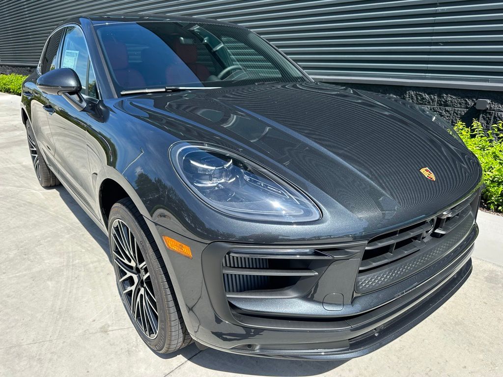 Thumbnail: 2025 Porsche Macan - 10