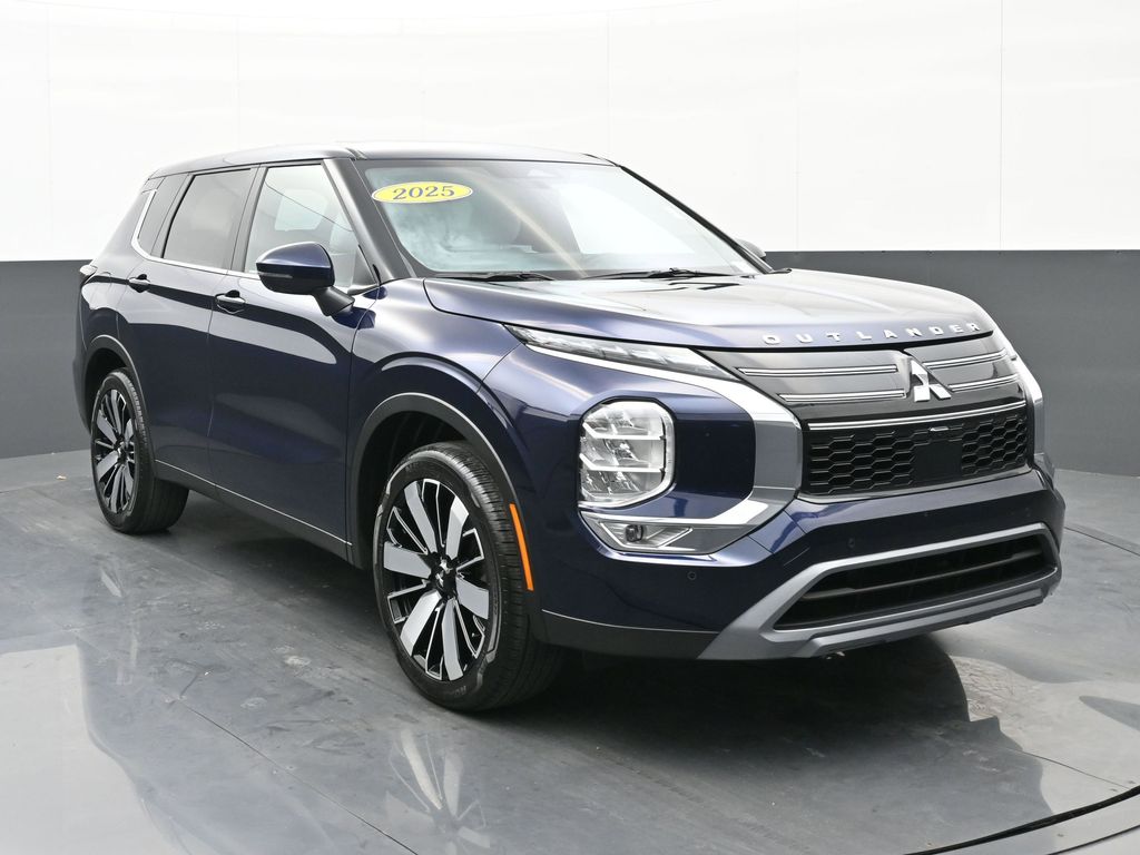 2025 Mitsubishi Outlander SE FWD