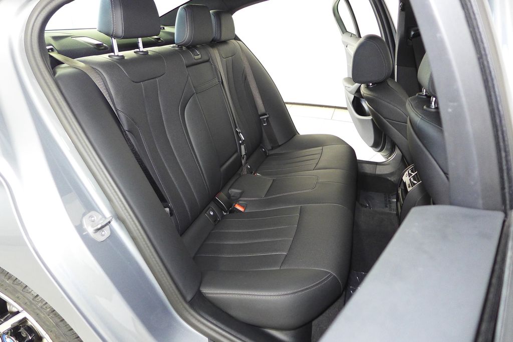 Thumbnail: 2023 BMW 5 Series - 20