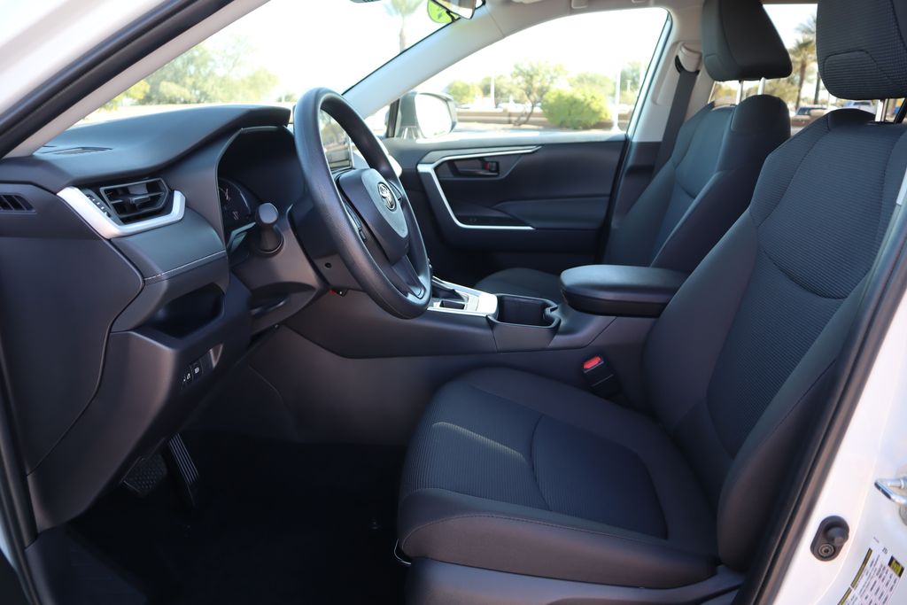 Thumbnail: 2025 Toyota RAV4 - 18