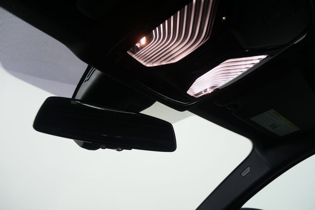 Thumbnail: 2024 BMW 3 Series - 28