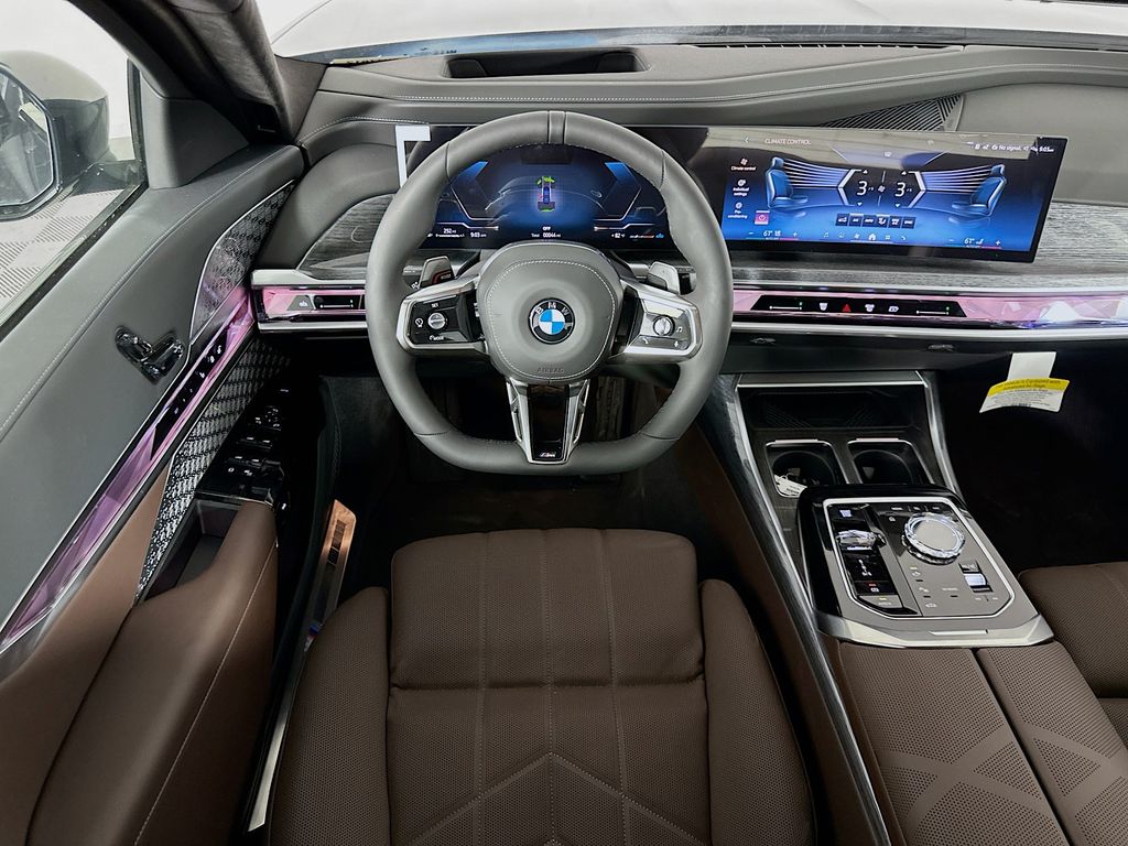 Thumbnail: 2025 BMW 7 Series - 19