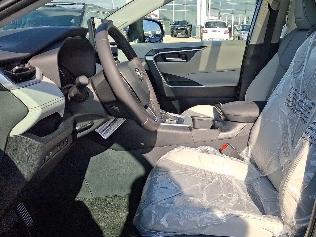 Thumbnail: 2025 Toyota RAV4 - 9