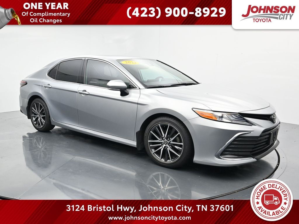 Celestial Silver Metallic 2022 Toyota Camry Sedan Front-Wheel Drive 8-Speed Automatic