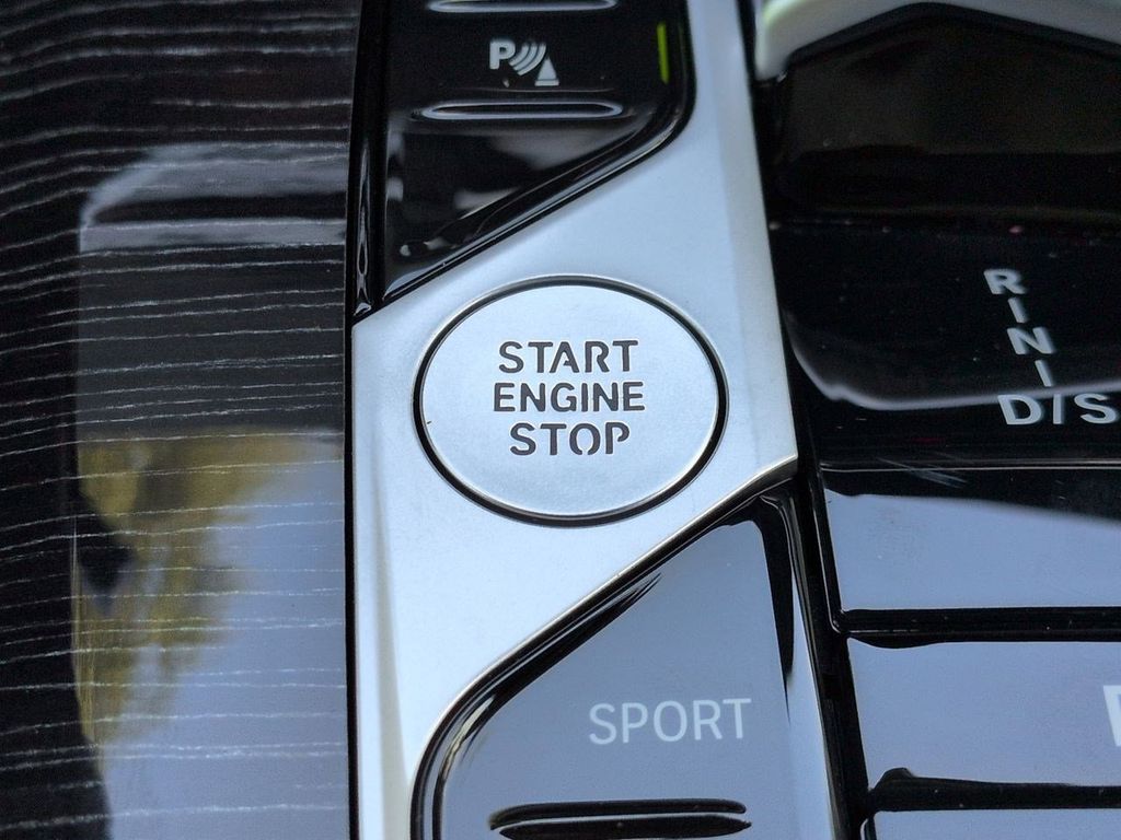 New 2026 White BMW xDrive40i image 29