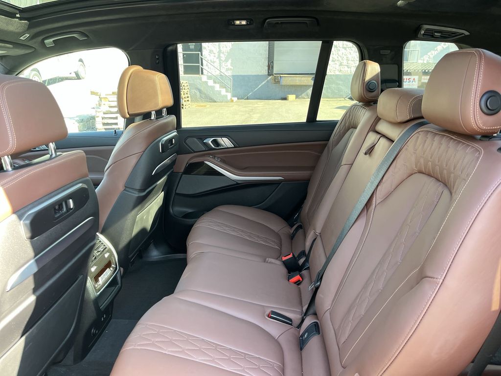 Thumbnail: 2024 BMW X7 - 21