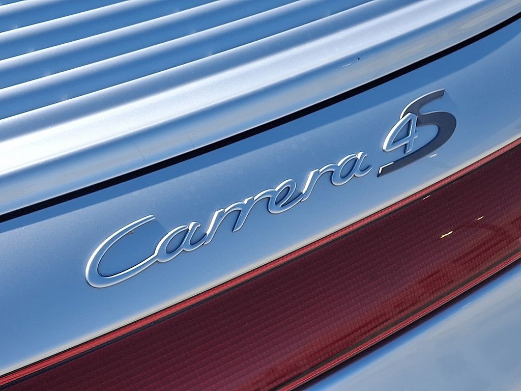 2004 Porsche 911 Carrera 4S 28