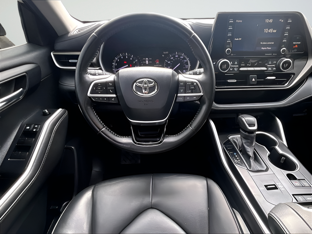 Used 2020 Toyota Highlander XLE 4D Sport Utility