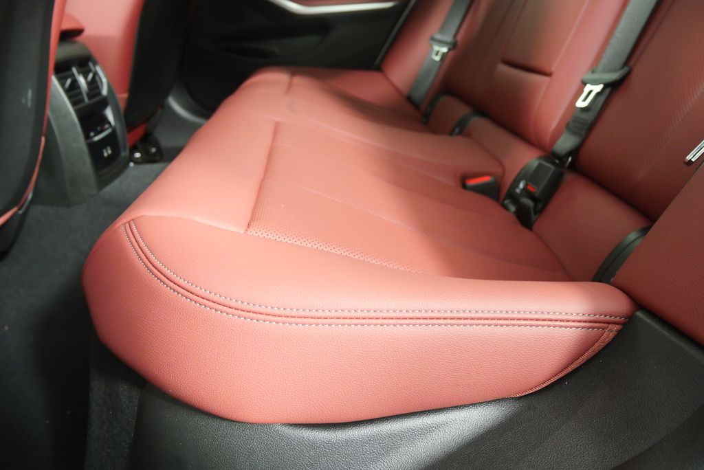 Thumbnail: 2025 BMW 3 Series - 15