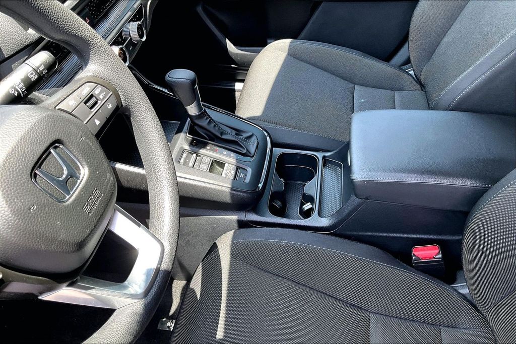 2025 Honda CR-V LX - Photo 13