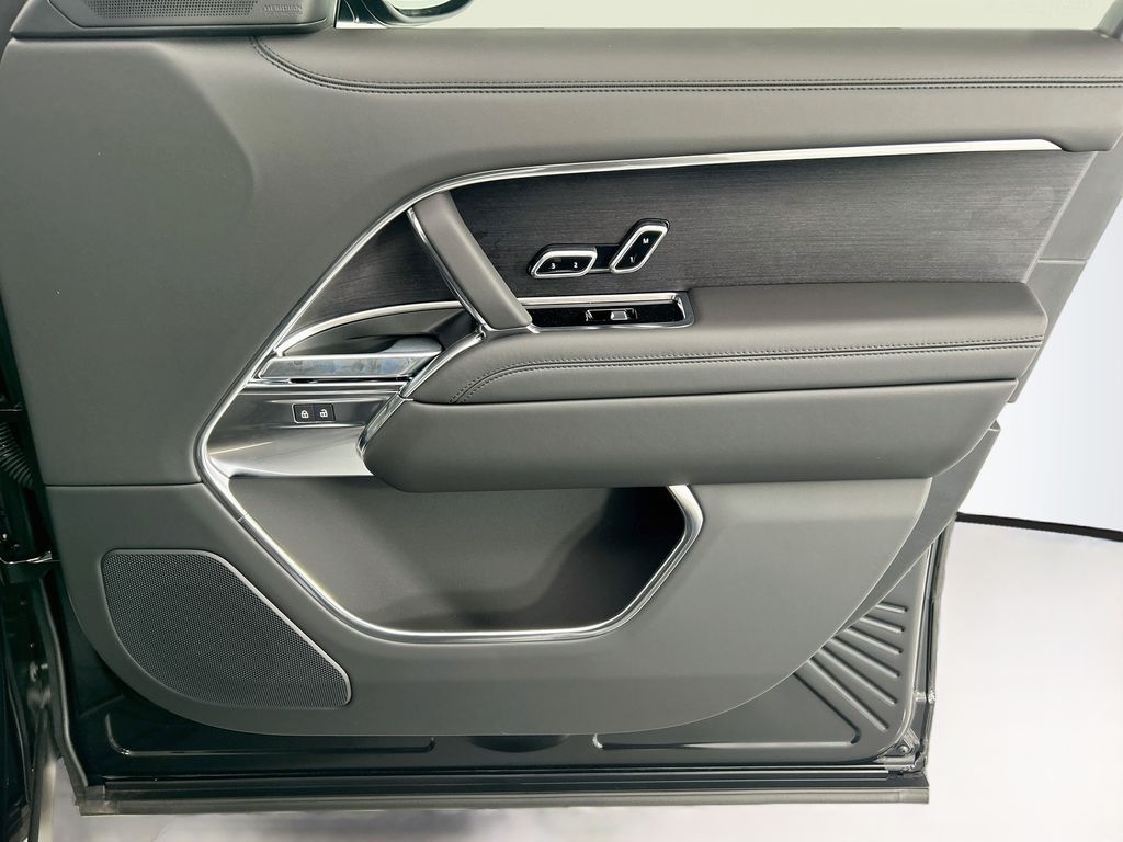 Thumbnail: 2026 Land Rover Range Rover - 24