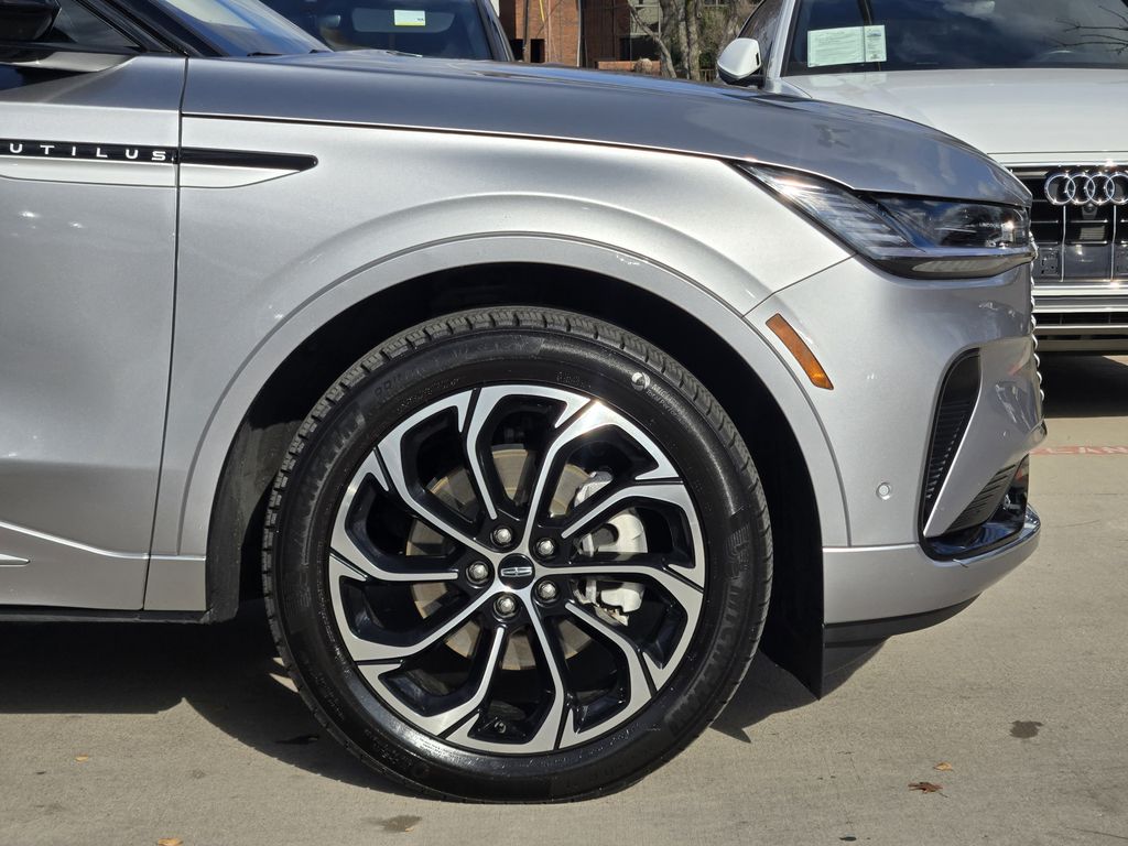 used 2024 Lincoln Nautilus car, priced at $47,494