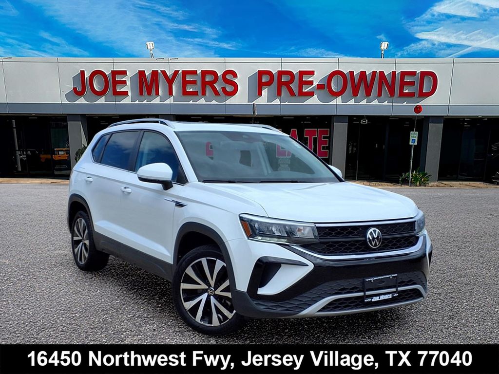 2023 Volkswagen Taos 1.5T SE White at DeMontrond Auto Country