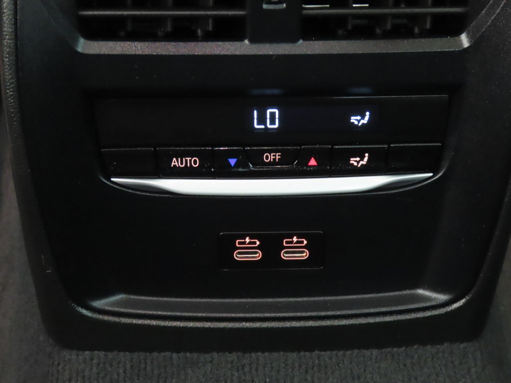 Thumbnail: 2024 BMW 3 Series - 26