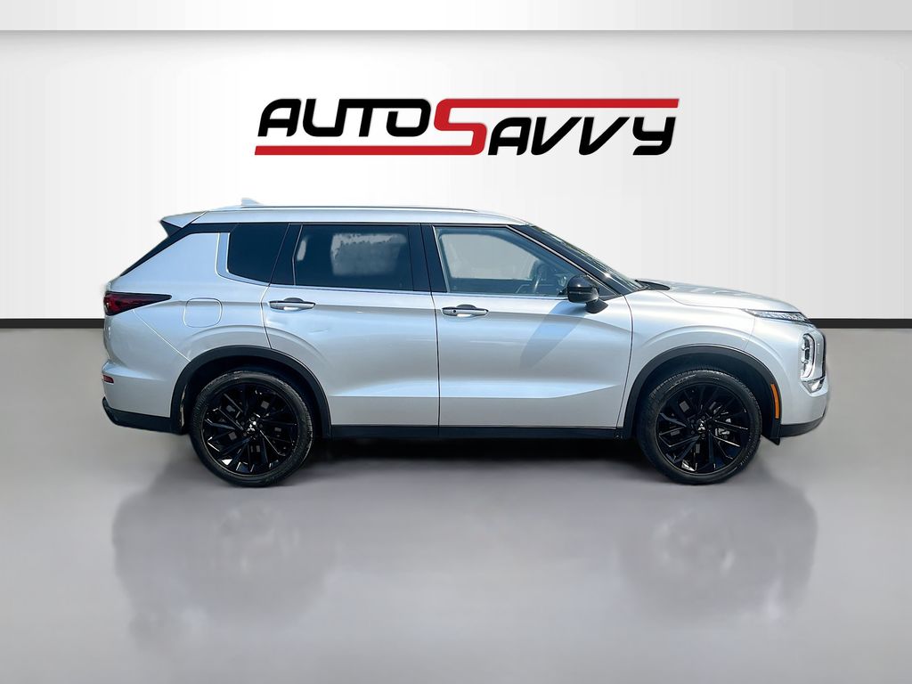 Used 2022 Silver Mitsubishi Black Edition image 8
