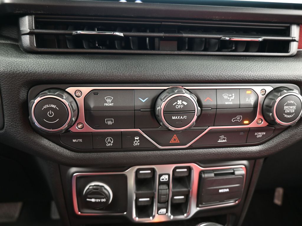 New 2026 Bright White Clearcoat Jeep Sport S image 23