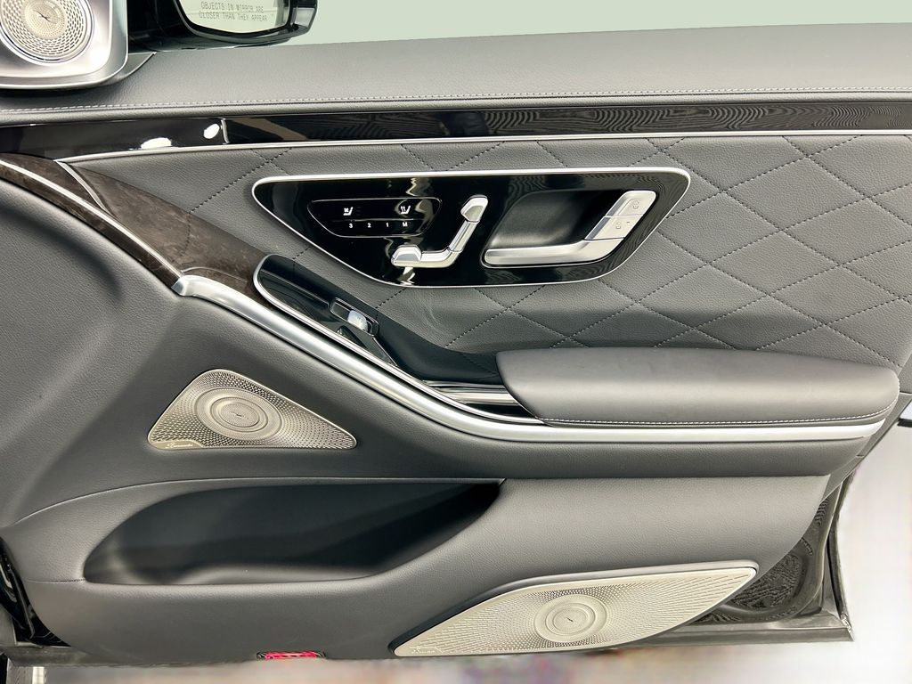 Thumbnail: 2024 Mercedes-Benz S-Class - 24