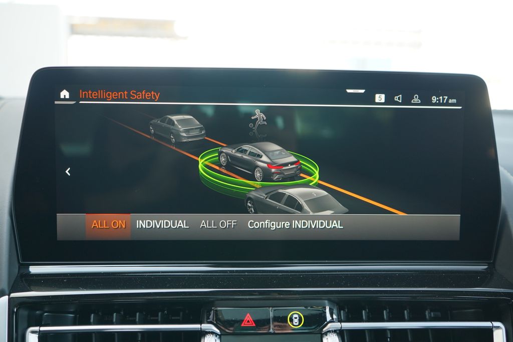 Thumbnail: 2026 BMW 8 Series - 17