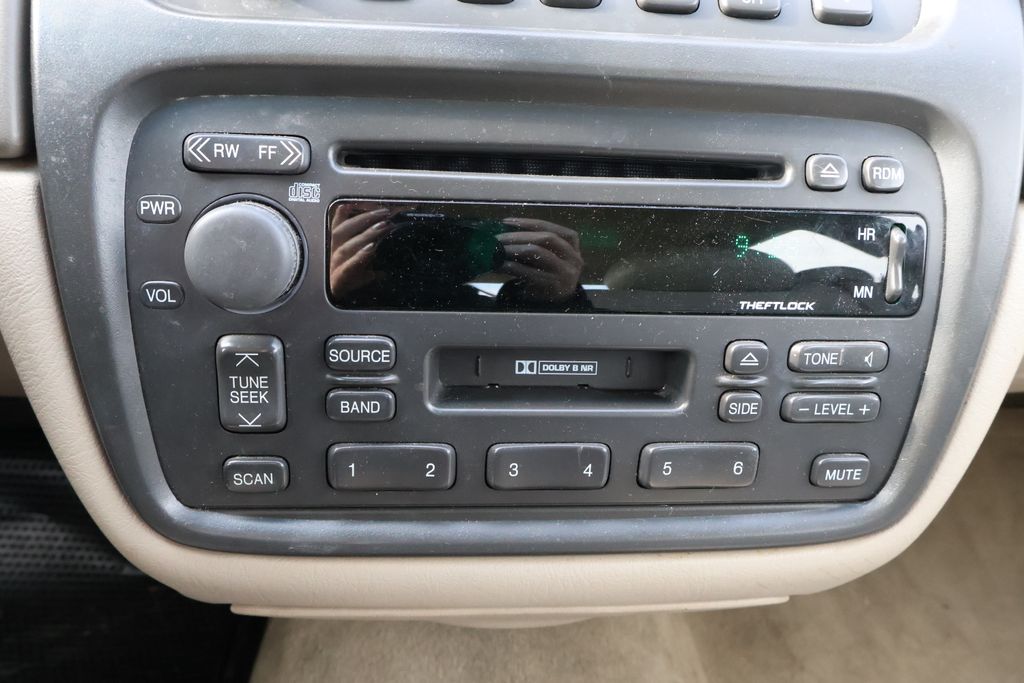 2001 Cadillac DeVille Base 25