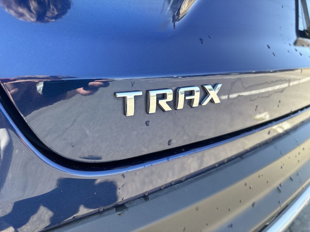 Used 2024 Chevrolet Trax SUV