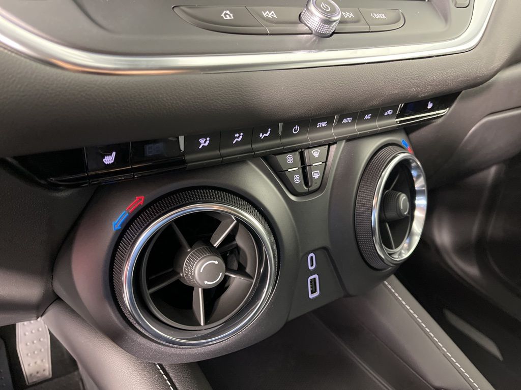 Thumbnail: 2026 Chevrolet Blazer - 30