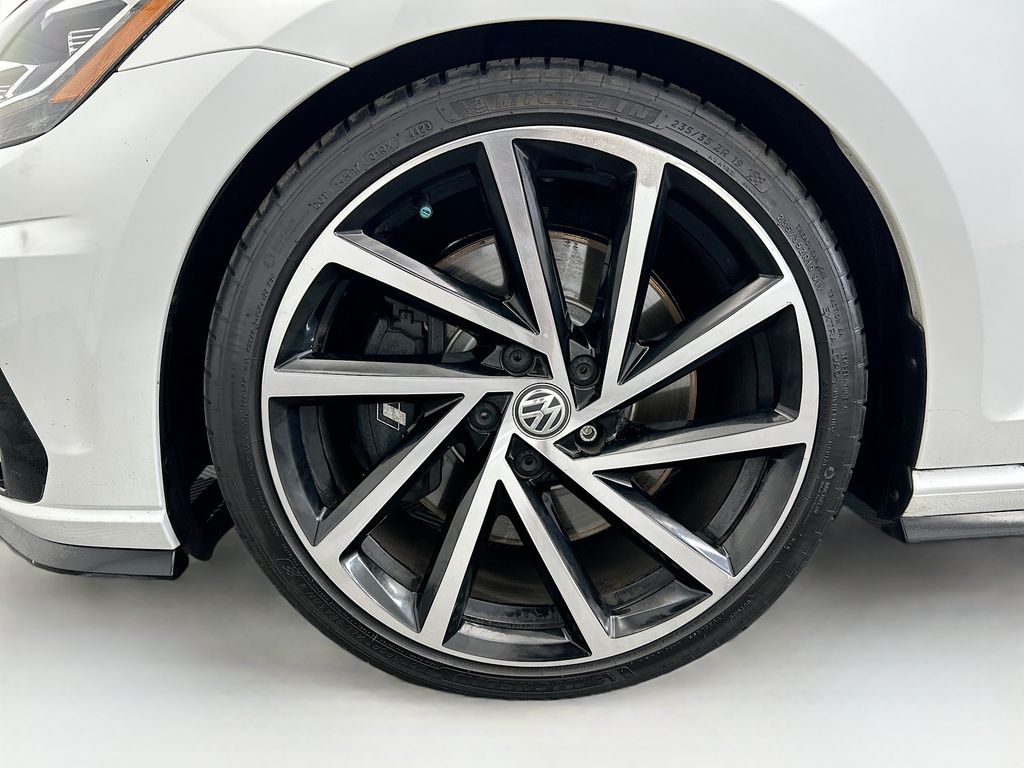 Thumbnail: 2019 Volkswagen Golf - 29