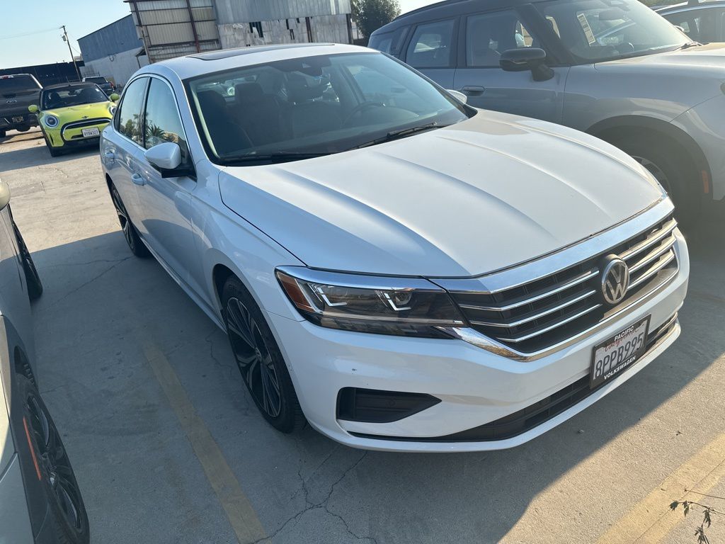 2020 Volkswagen Passat 2.0T SEL 3