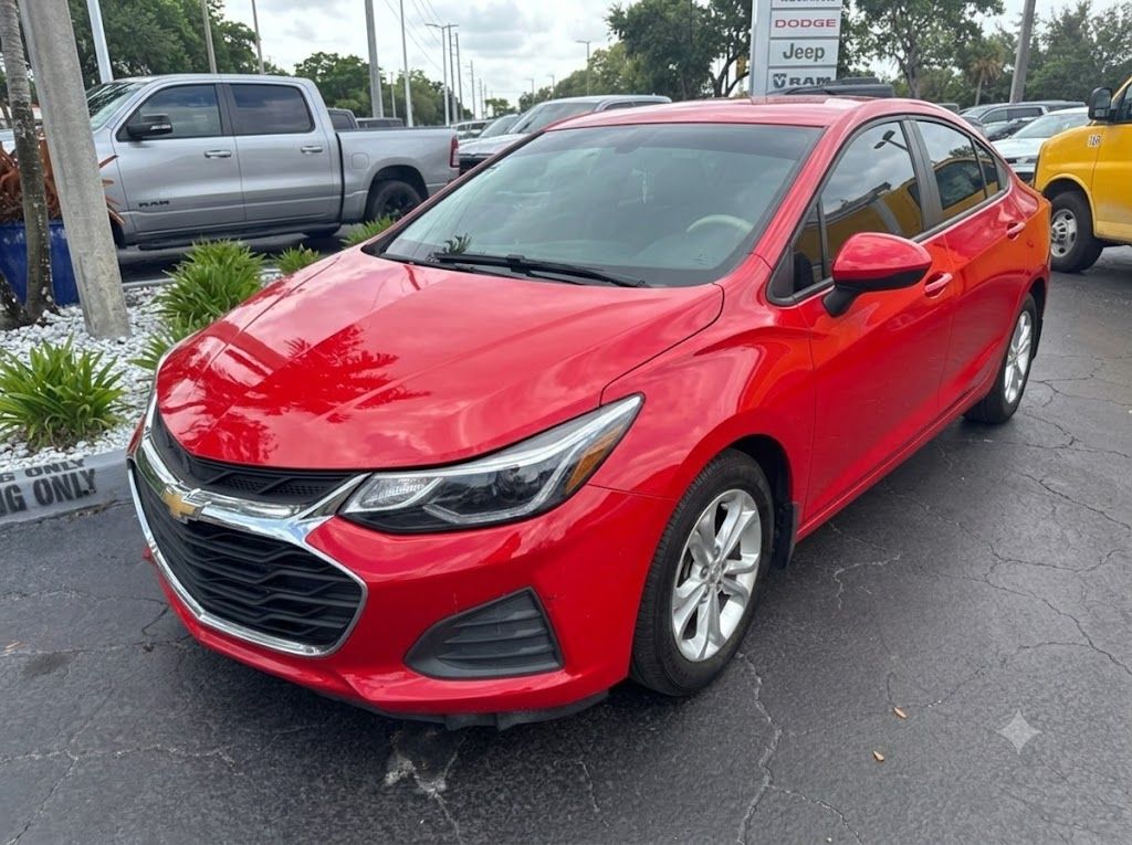 Red 2019 Chevrolet Cruze Hatchback Front-Wheel Drive 6-Speed Automatic