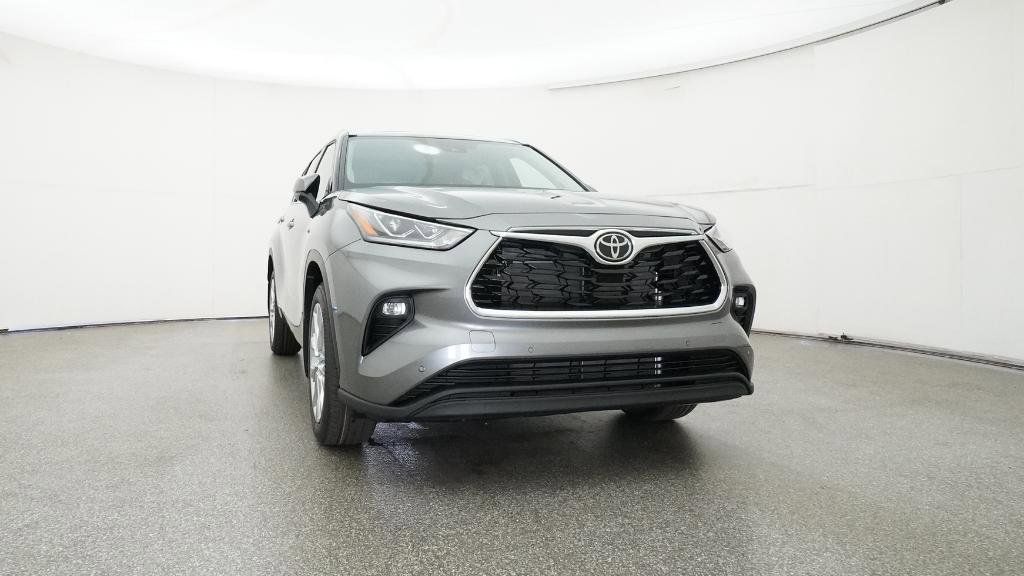 Thumbnail: 2026 Toyota Highlander - 4
