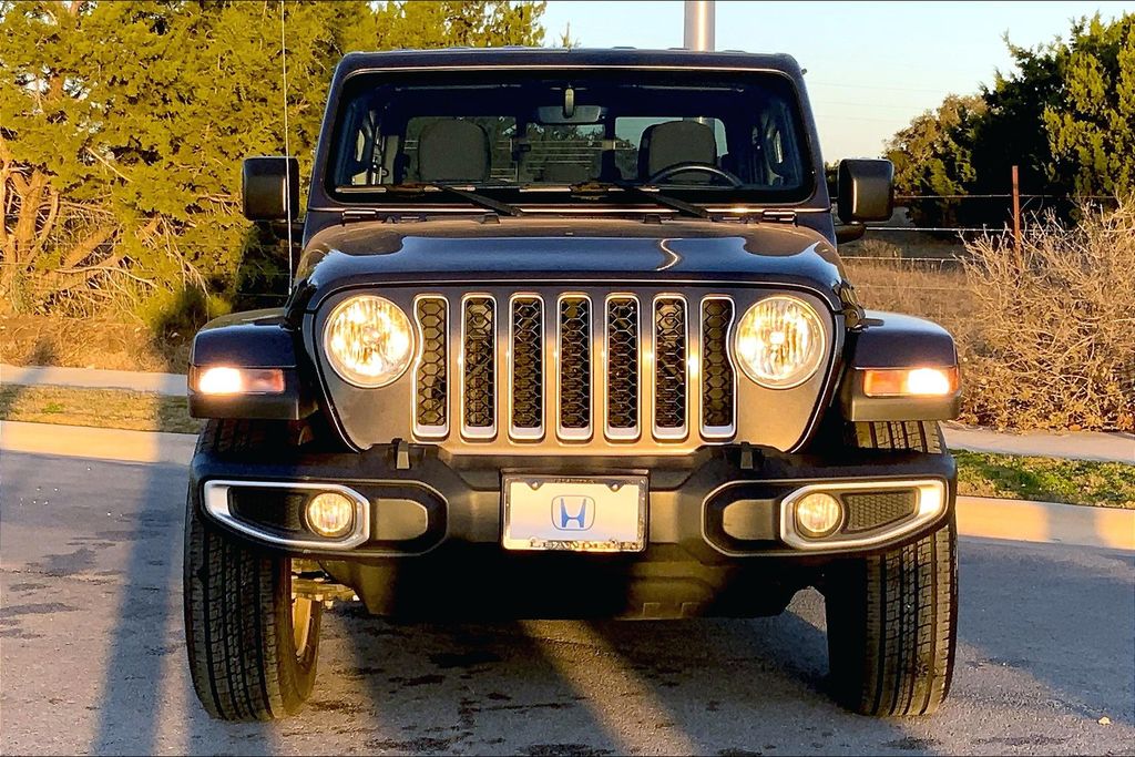 2022 Jeep Gladiator Overland 2