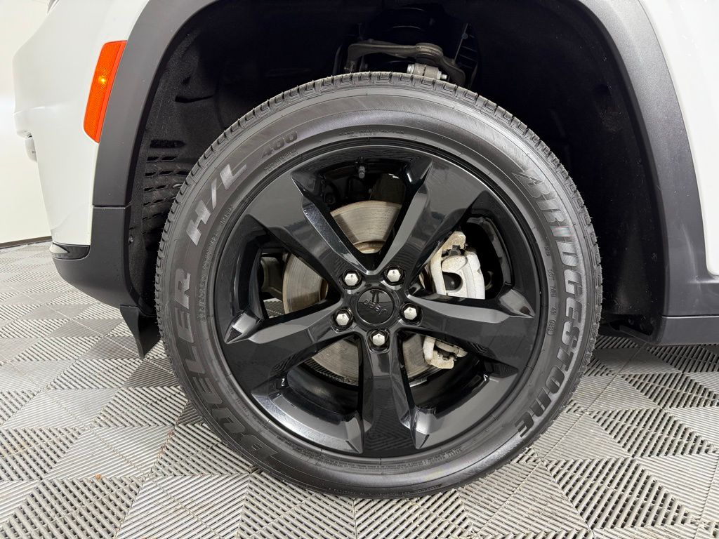 2023 Jeep Grand Cherokee L Altitude 9