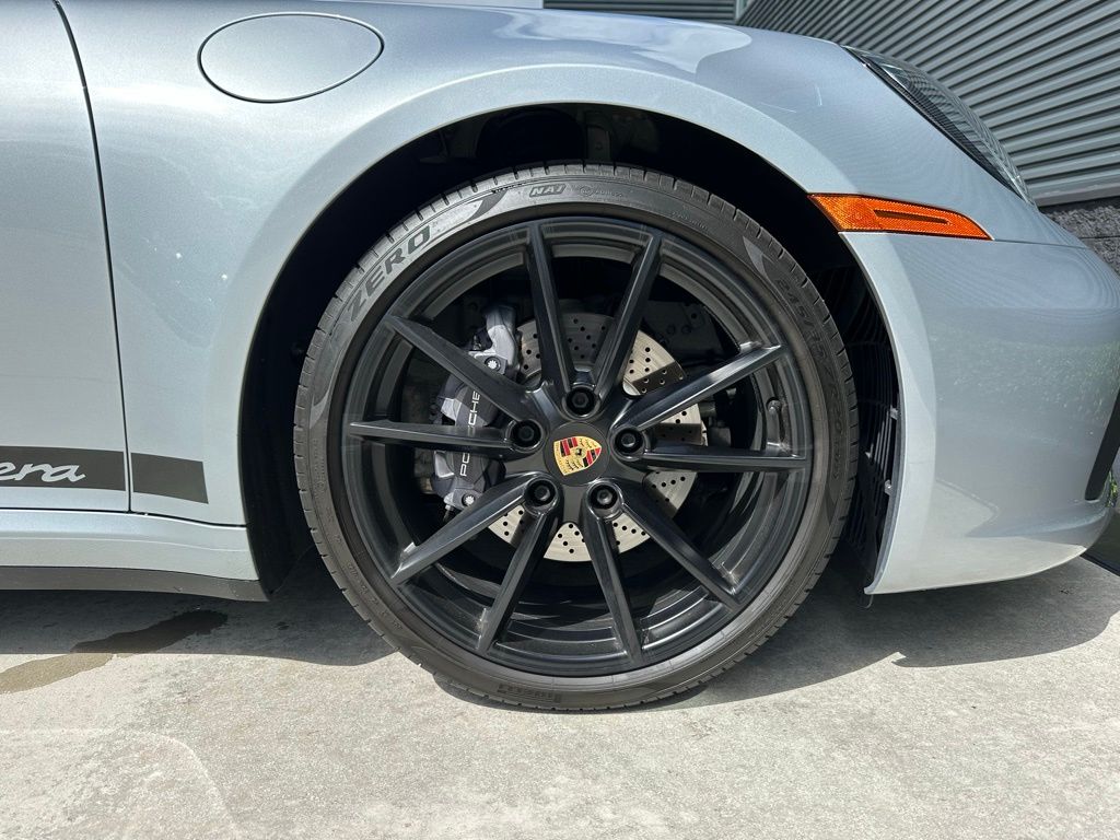 Thumbnail: 2021 Porsche 911 - 14