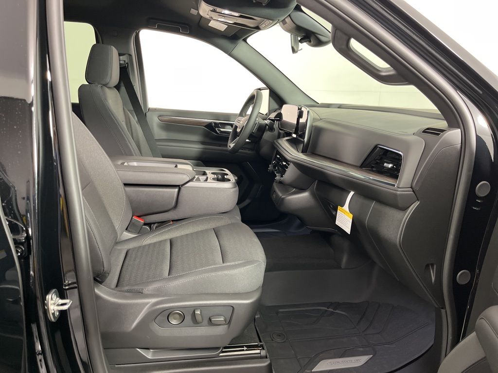 Thumbnail: 2026 Chevrolet Tahoe - 8