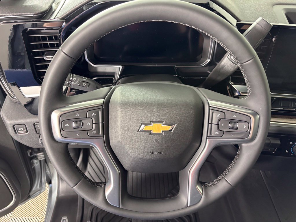 Thumbnail: 2026 Chevrolet Silverado 1500 - 31
