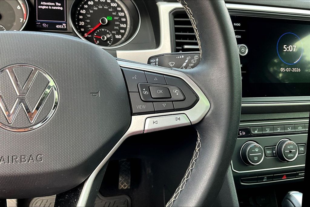 2021 Volkswagen Atlas 3.6L V6 SE w/Technology White at DeMontrond Auto Country