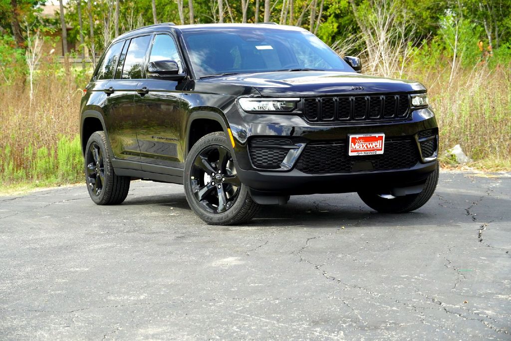New Car 2025 Jeep Grand Cherokee  Laredo For Sale Under $50,000 In Taylor, Texas