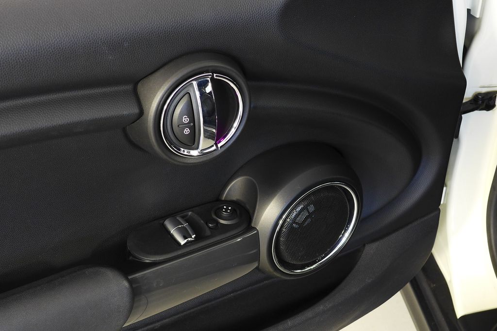 Thumbnail: 2015 MINI Cooper - 12