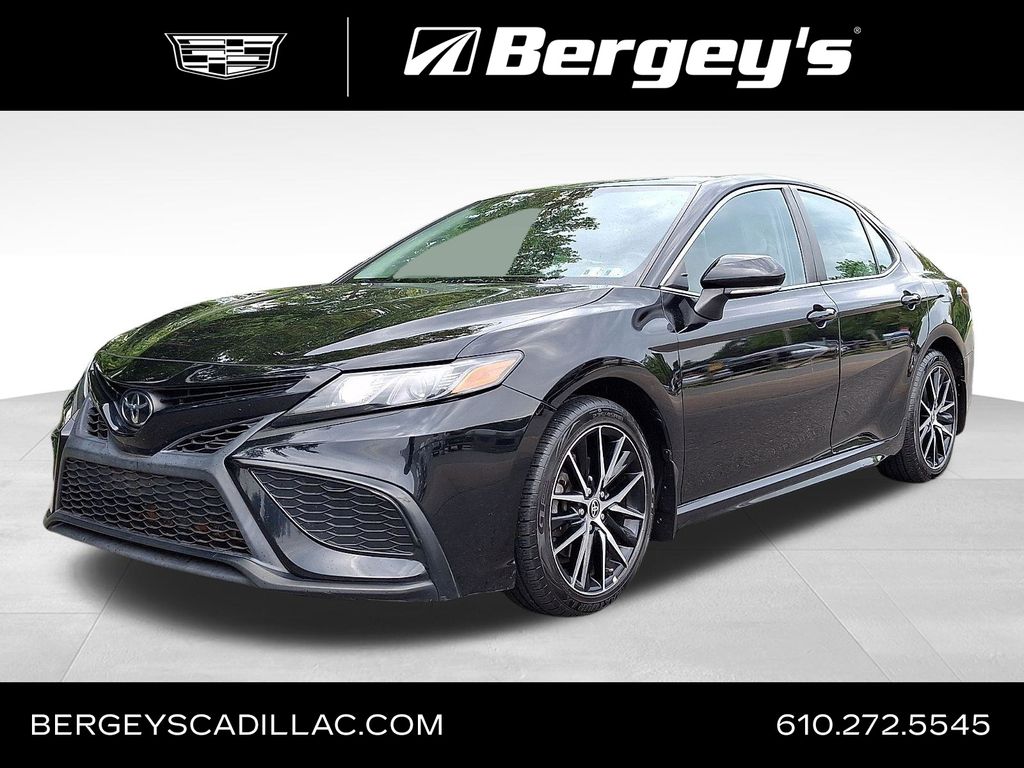 Midnight Black Metallic 2022 Toyota Camry Sedan Front-Wheel Drive 8-Speed Automatic