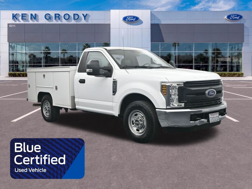 Oxford White 2019 Ford F-250 Super Duty Pickup Truck 4X2 6-Speed Automatic