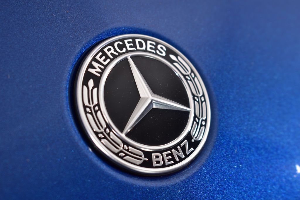 Thumbnail: 2025 Mercedes-Benz C-Class - 10