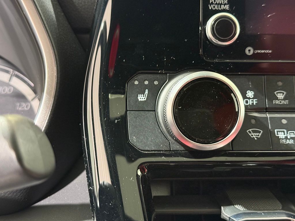 Thumbnail: 2021 Toyota Highlander - 31