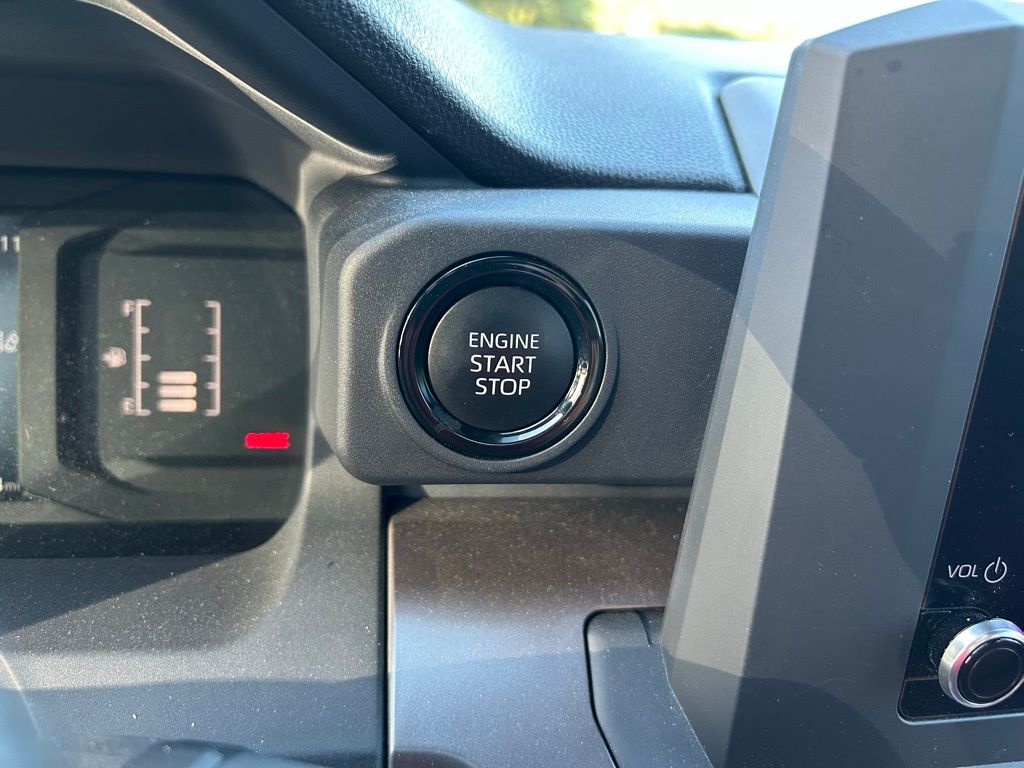 2024 Toyota Tacoma SR5 28