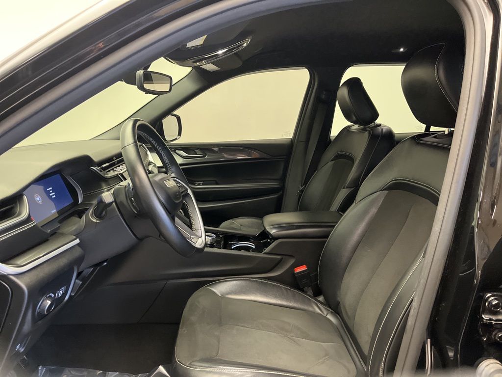 Thumbnail: 2022 Jeep Grand Cherokee - 12