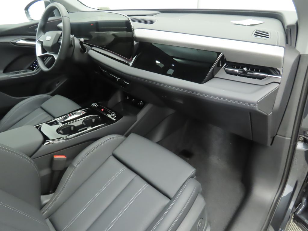 Thumbnail: 2025 Audi Q6 e-tron - 19